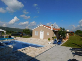 Family friendly house with a swimming pool Radosic, Kastela - 15891